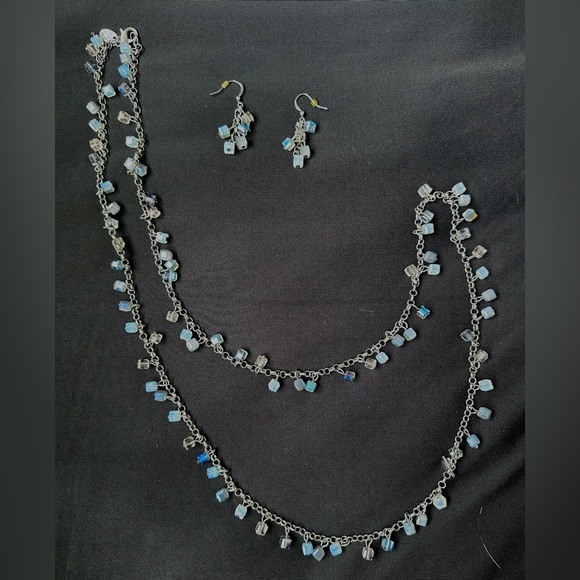 Charming Carlie necklace & earring set. - Picture 1 of 4